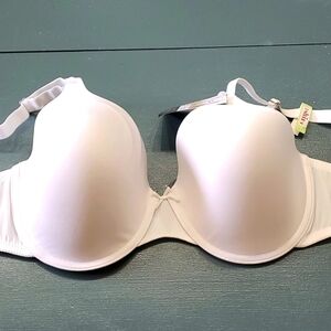 Maidenform wite bra. NWT.  40DD. With wire. Stretch‎ cup.